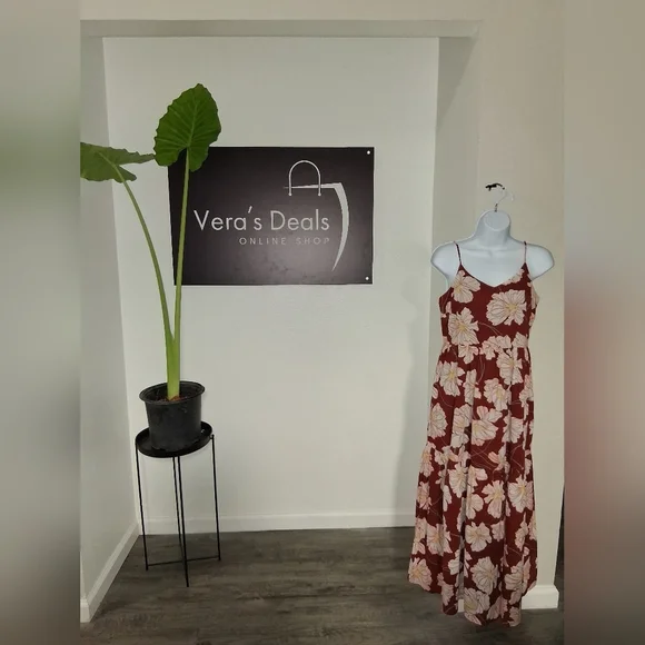 GAP Floral Maxi Dress in Red and Cream - Picture 3 of 8